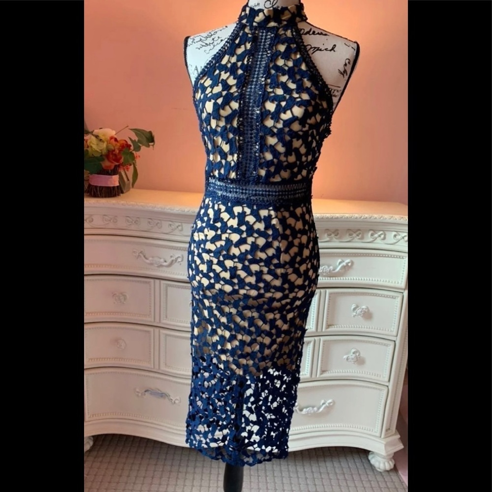 NWOT LOVE TRIANGLE NAVY HALTER LACE DRESS. Sz 2